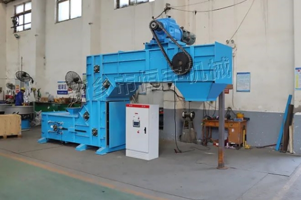 震撼！巨無(wú)霸大產(chǎn)量Z型轉(zhuǎn)斗式提升機(jī)組裝完畢！